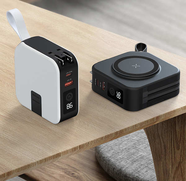 Five in one magnetic wireless power bank 22.5W portable power bank 10000mAh travel charger designed for convenience, featuring multiple USB outputs for charging.